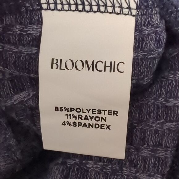 NWT BloomChic Blue Ribbed V Neck Sweater - Picture 6 of 6